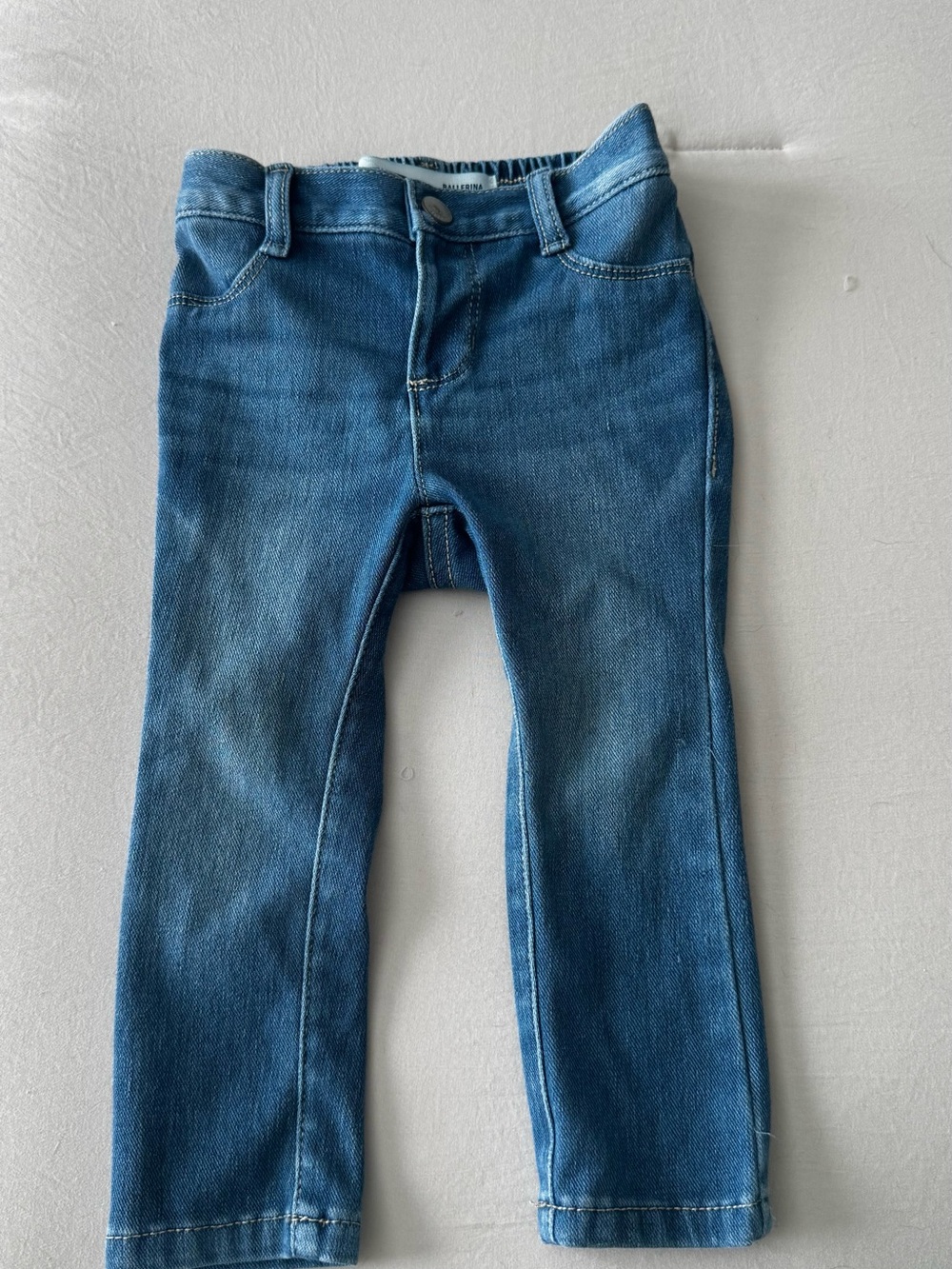 Old Navy Skinny Jeans in Medium Blue Wash